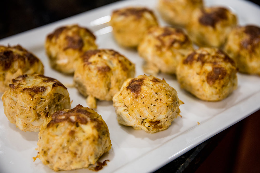 100% Maryland Crab Cakes made with Jumbo & Lump Blue Crab Meat, One Dozen, 4oz/ea